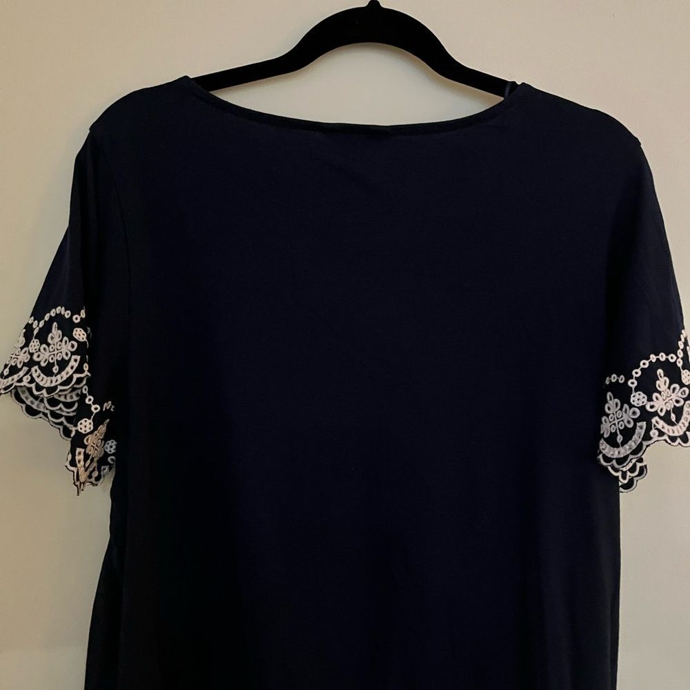 Crown & Ivy
Plus Size Embroidered Scallop Sleeve Top - Picture 8 of 11